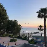 Fiona's Sea View *