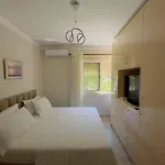 Fiona's Sea View Apartamento Golem (Tirana)