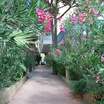 Fiona's Sea View Apartamento *