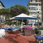 Fiona's Sea View Apartamento Golem (Tirana)