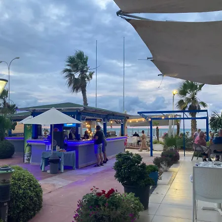 Fiona's Sea View Appartement