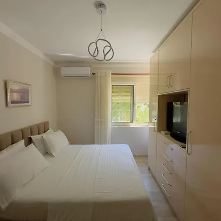 Fiona's Sea View Apartamento Golem (Tirana)