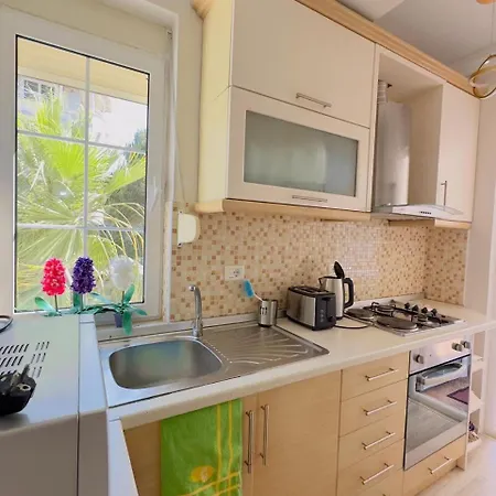 Fiona's Sea View Apartamento Golem (Tirana)