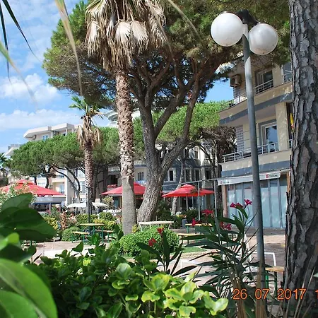 Apartment Fiona's Sea View Golem (Tirana)