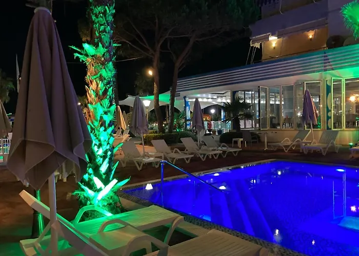 Fiona's Sea View Apartament