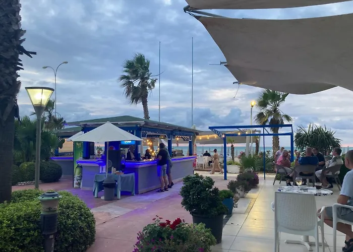 Fiona's Sea View Apartament