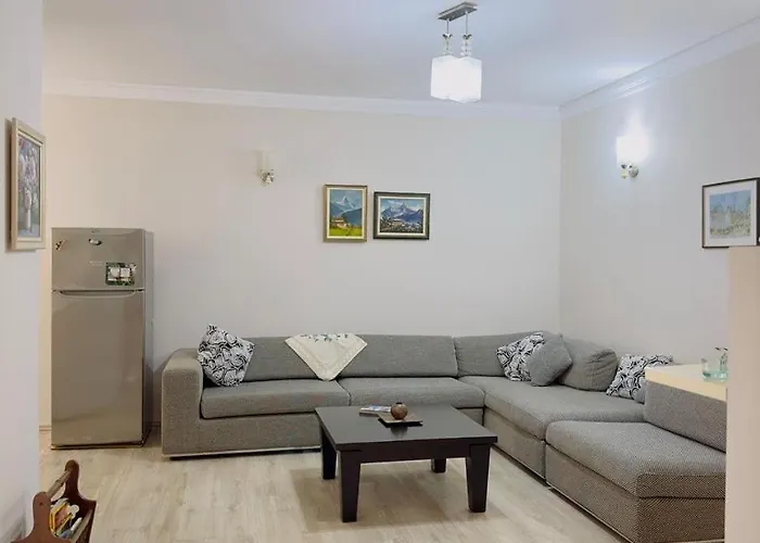 Fiona's Sea View Apartament *