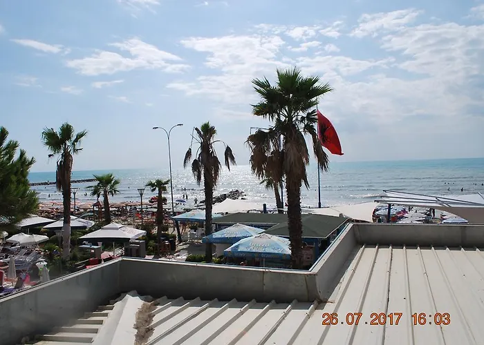 Fiona's Sea View Apartament